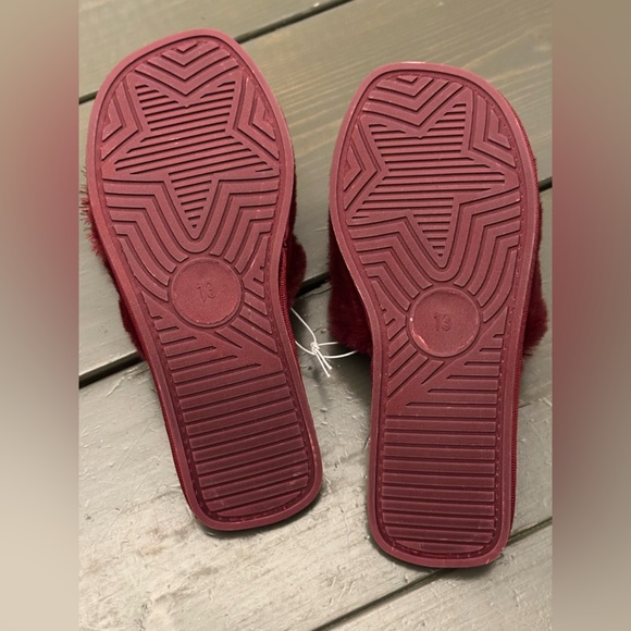 Joyfolie Tia Pom Girls Slippers - Picture 6 of 9